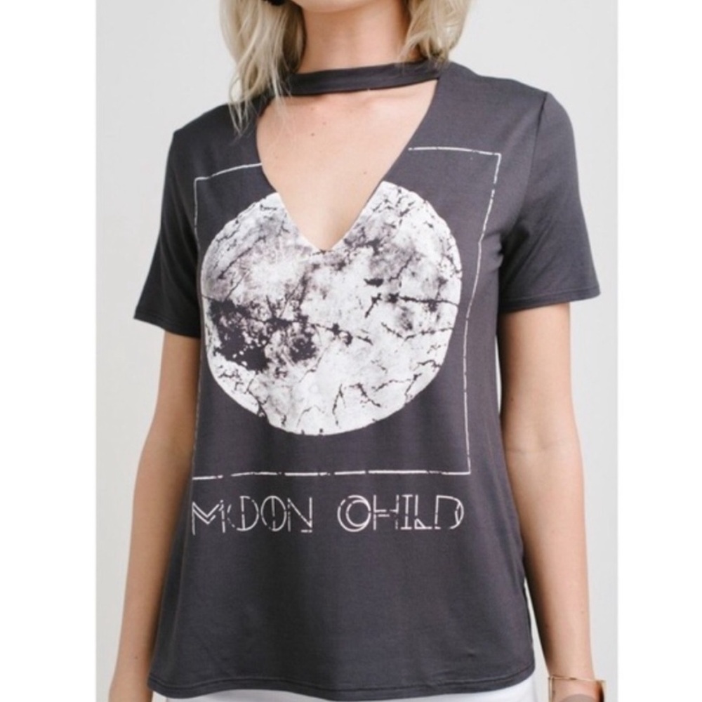 Vestique Moon Child Graphic Tee - Picture 5 of 5
